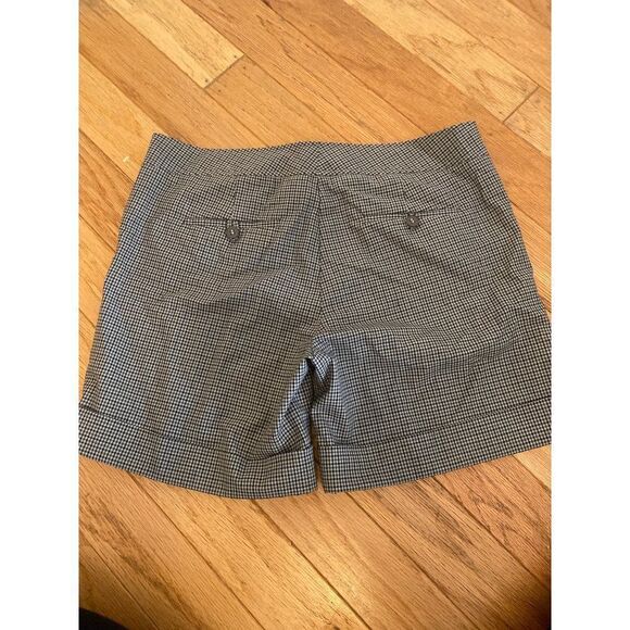 The Limited, Women's Drew Fit checkered black/white cuffed shorts size 10 - Picture 3 of 7